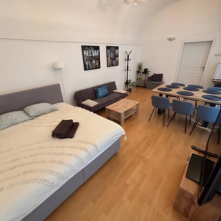 Dh Duomo Va דירה